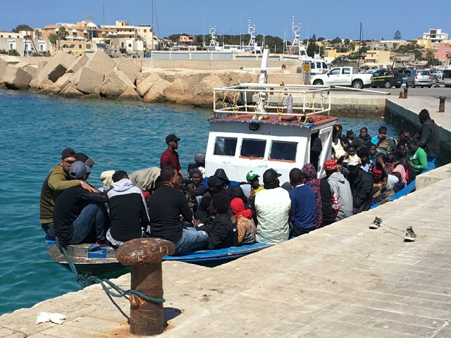 Migranti Quattro Sbarchi A Lampedusa In Poche Ore Filo Diretto News